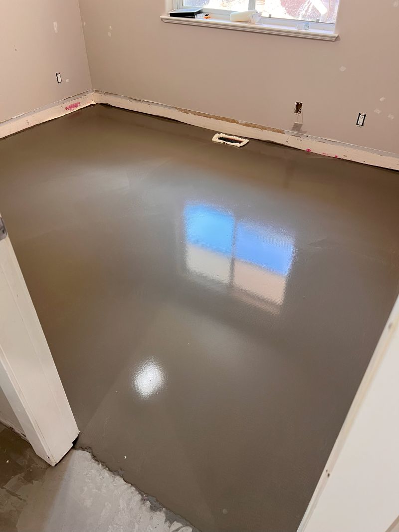 Self-levelling concrete floor